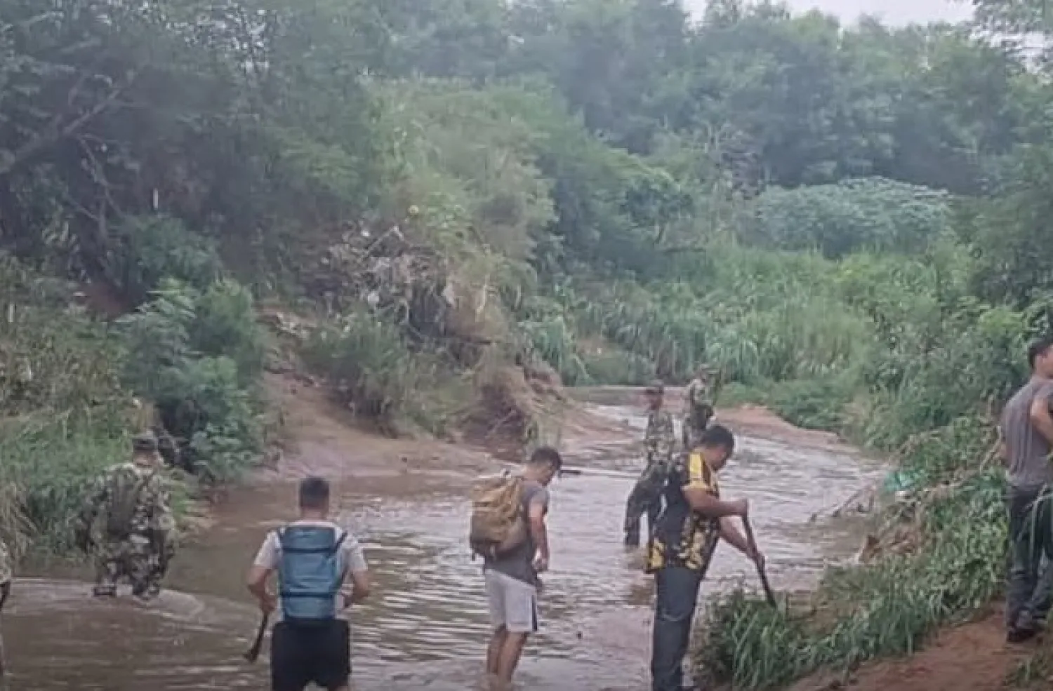 Continúan la intensas búsquedas tras la desaparición de Tobias  durante las intensas lluvias del viernes pasado