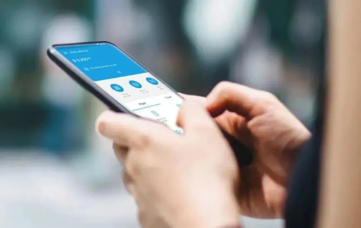 Fue a un concierto perdió su celular y le robaron una suma millonaria