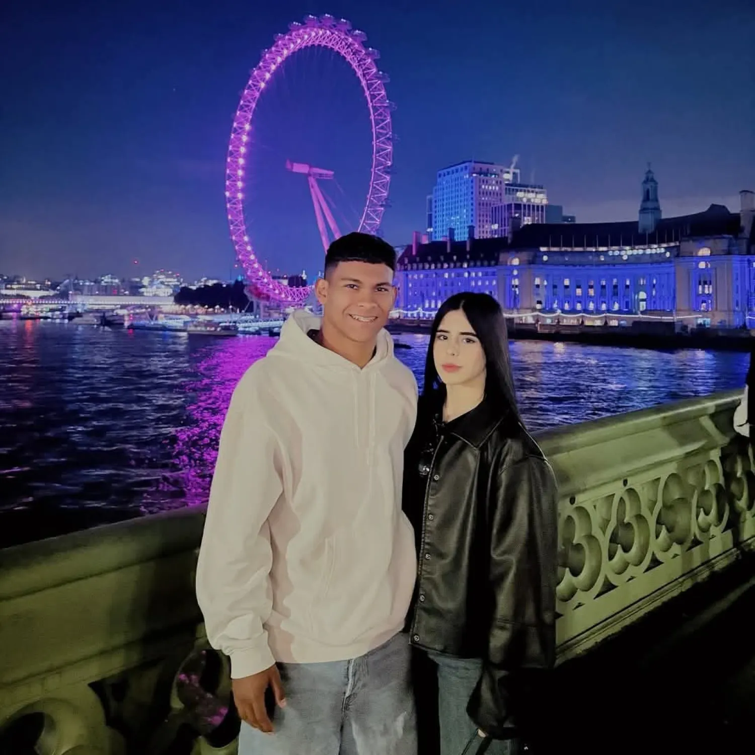 Paseo por Inglaterra; del jugador paraguayo que juega en la Premier League 