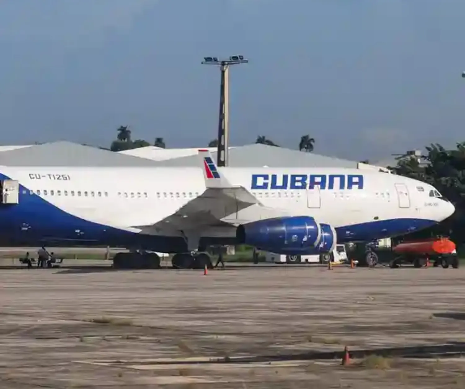 Cuba se quedó sin vuelo. No hay combustible. 